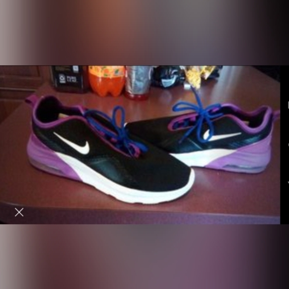 4 pair Women's NIKE SNEAKERS (all size 9) - Picture 3 of 4